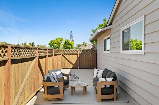 600 Comet Drive, Foster City, CA 94404