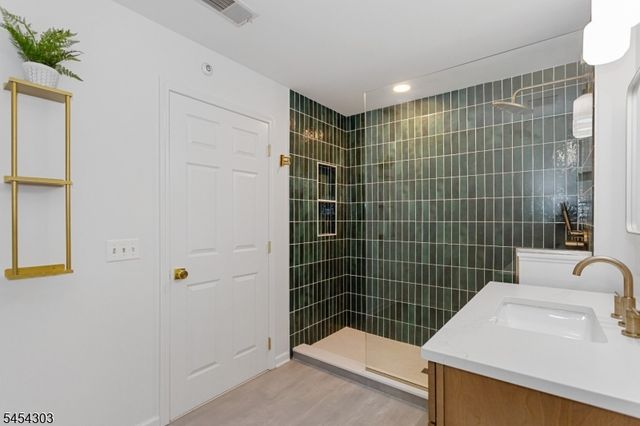 314 Cambridge Dr, Butler Boro, NJ 07405
