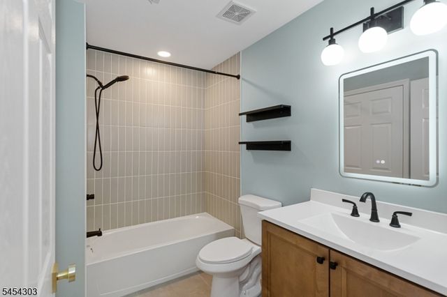 314 Cambridge Dr, Butler Boro, NJ 07405