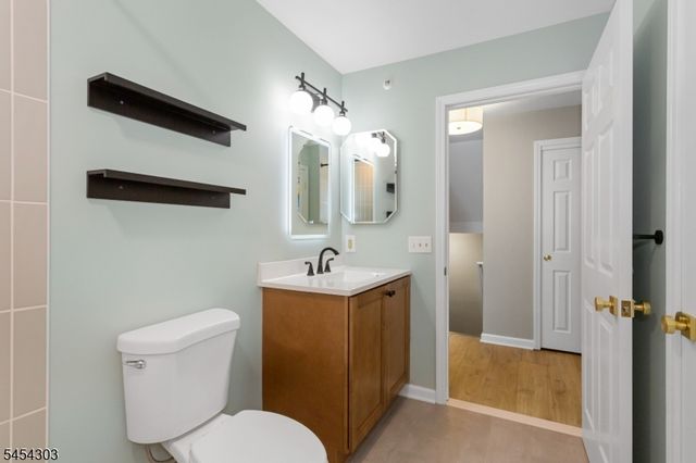 314 Cambridge Dr, Butler Boro, NJ 07405