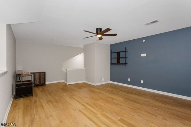 314 Cambridge Dr, Butler Boro, NJ 07405