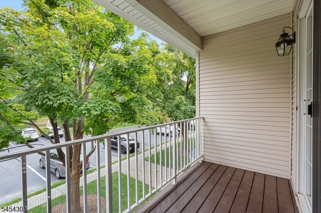 314 Cambridge Dr, Butler Boro, NJ 07405