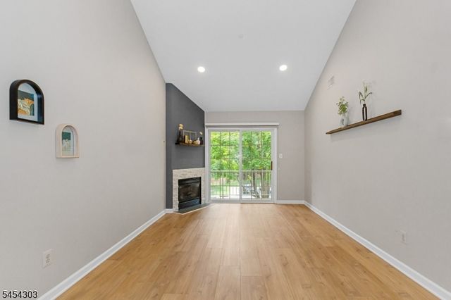 314 Cambridge Dr, Butler Boro, NJ 07405