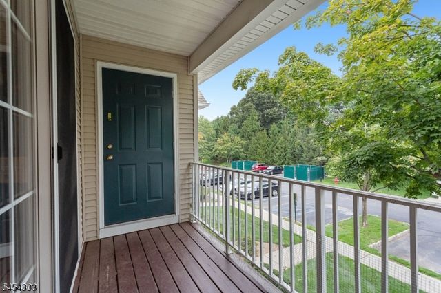 314 Cambridge Dr, Butler Boro, NJ 07405