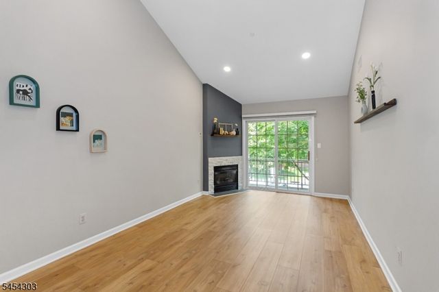 314 Cambridge Dr, Butler Boro, NJ 07405