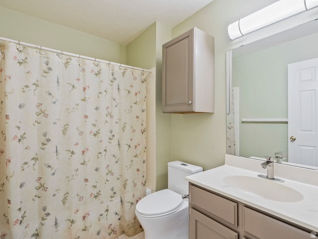 5547 S HARVEY HEIGHTS DR, Taylorsville, UT 84129