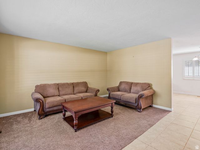 5547 S HARVEY HEIGHTS DR, Taylorsville, UT 84129
