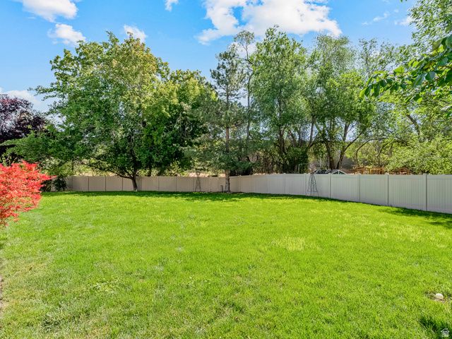 5547 S HARVEY HEIGHTS DR, Taylorsville, UT 84129