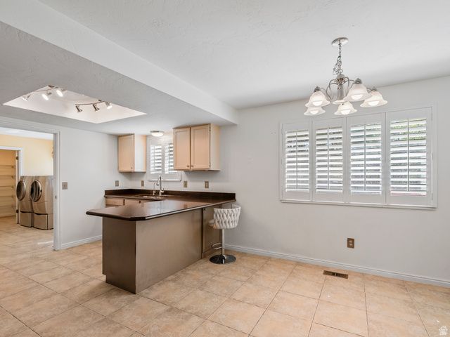 5547 S HARVEY HEIGHTS DR, Taylorsville, UT 84129
