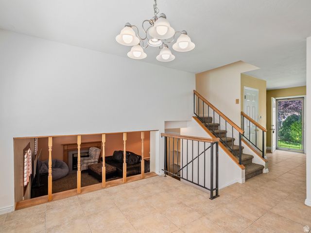 5547 S HARVEY HEIGHTS DR, Taylorsville, UT 84129