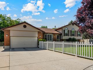 5547 S HARVEY HEIGHTS DR, Taylorsville, UT 84129
