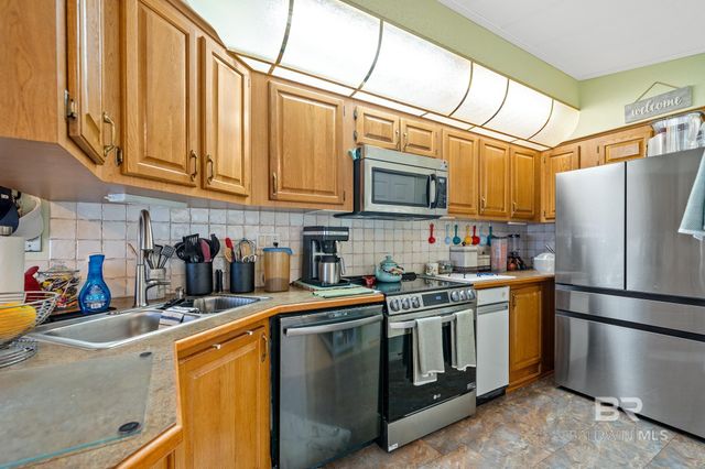 77 Horn Drive, Lillian, AL 36549