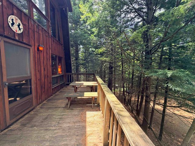 1018 South Hill Road, Jamaica, VT 05343