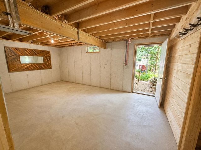 1018 South Hill Road, Jamaica, VT 05343