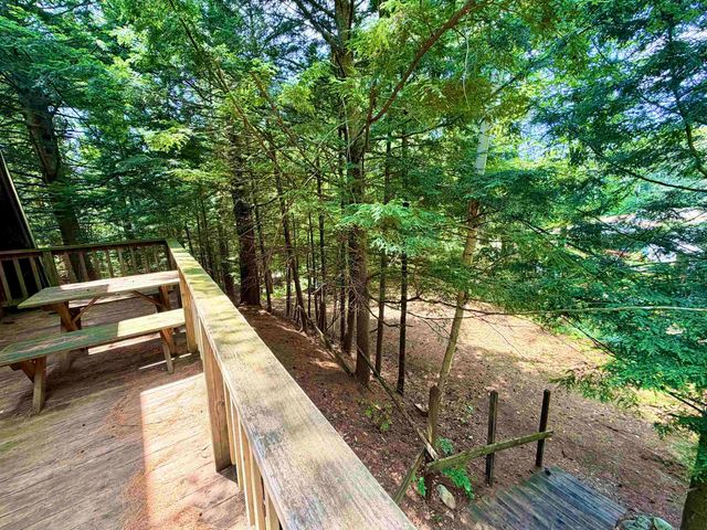 1018 South Hill Road, Jamaica, VT 05343