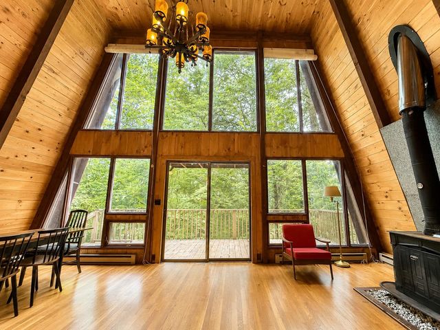 1018 South Hill Road, Jamaica, VT 05343