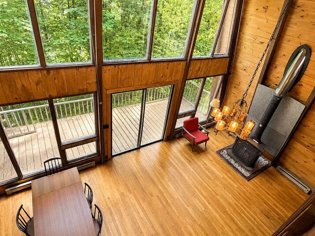 1018 South Hill Road, Jamaica, VT 05343