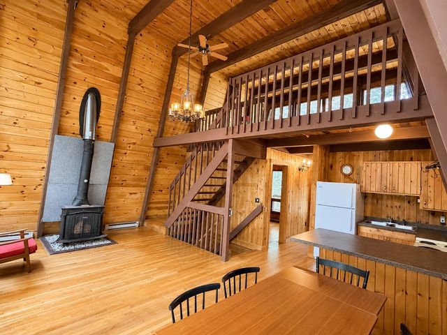 1018 South Hill Road, Jamaica, VT 05343