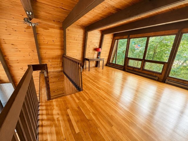 1018 South Hill Road, Jamaica, VT 05343