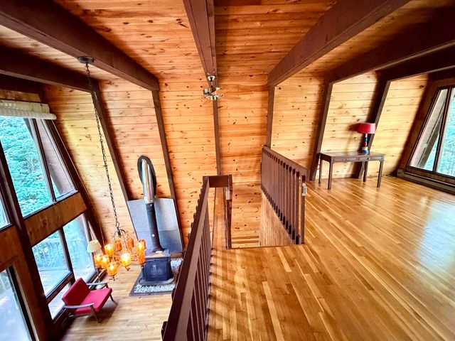1018 South Hill Road, Jamaica, VT 05343