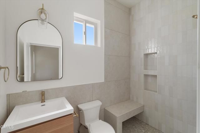10558 Encino Avenue, Granada Hills (los Angeles), CA 91344