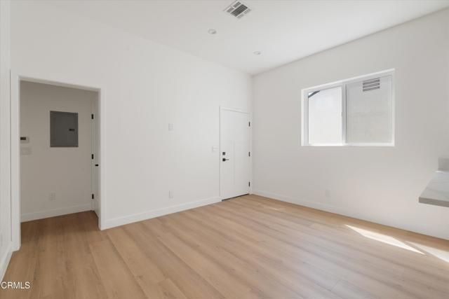 10558 Encino Avenue, Granada Hills (los Angeles), CA 91344
