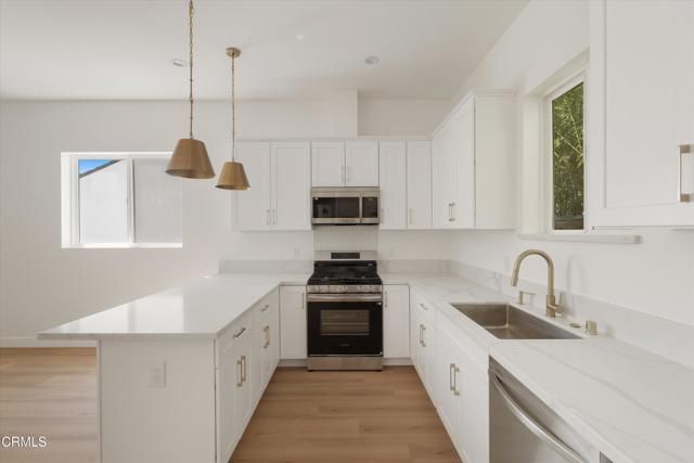 10558 Encino Avenue, Granada Hills (los Angeles), CA 91344