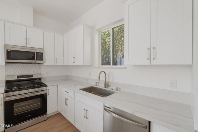 10558 Encino Avenue, Granada Hills (los Angeles), CA 91344