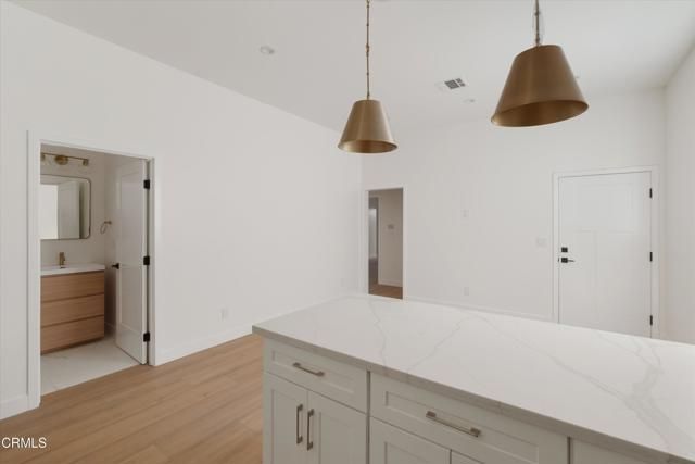 10558 Encino Avenue, Granada Hills (los Angeles), CA 91344