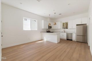 10558 Encino Avenue, Granada Hills (los Angeles), CA 91344