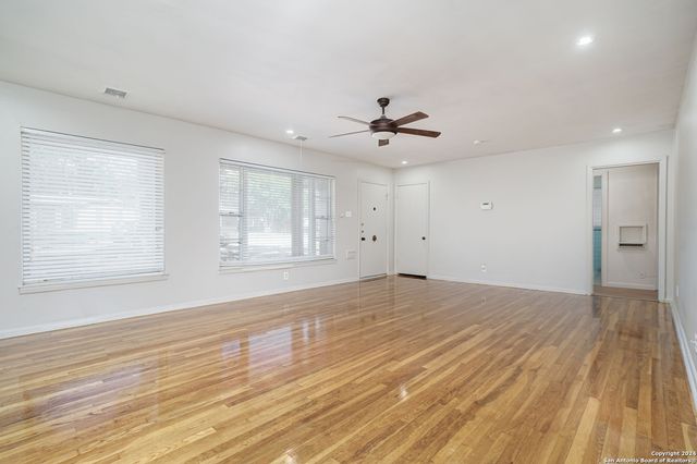 56 Ewing Pl, San Antonio, TX 78201