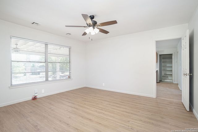 56 Ewing Pl, San Antonio, TX 78201
