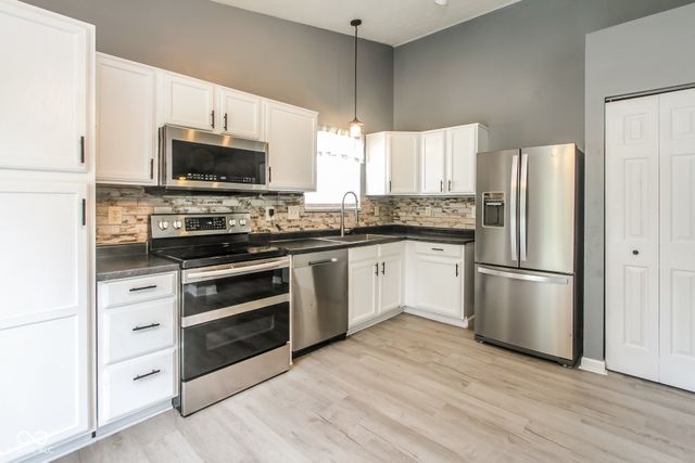 1079 Spring Meadow Court, Franklin, IN 46131