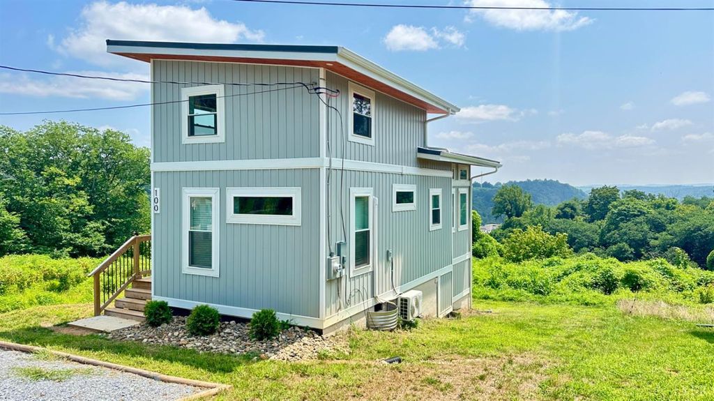 100 F Street, Lynchburg, VA 24504