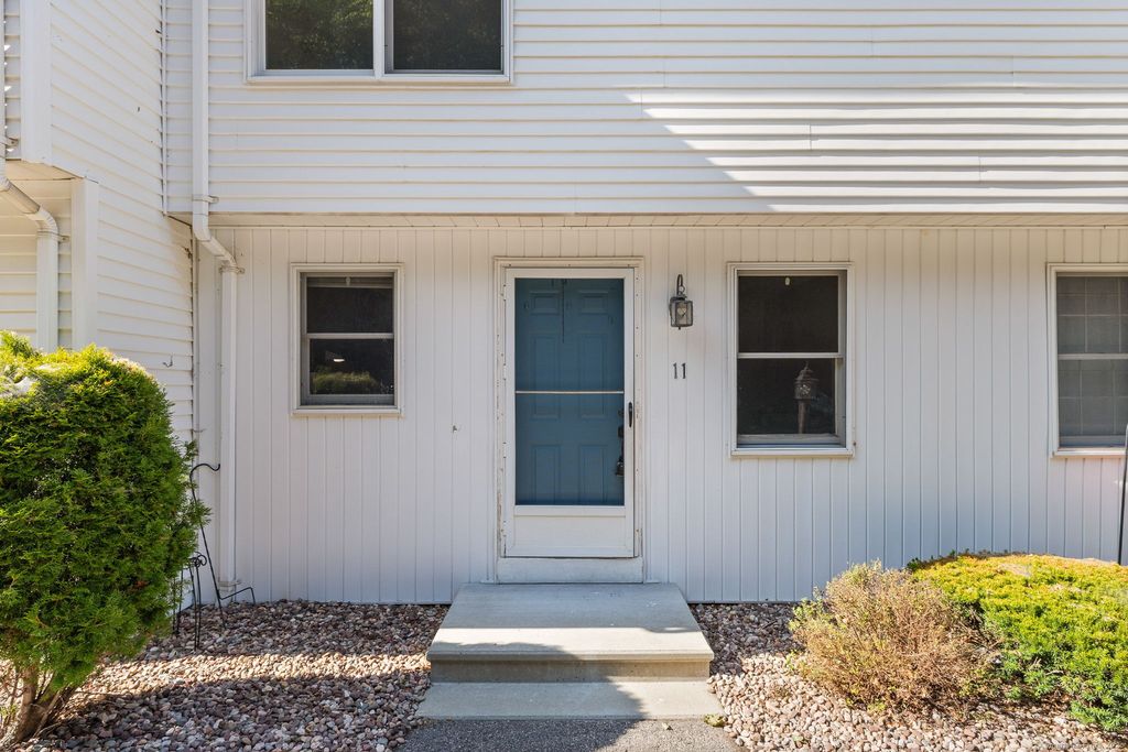 63 Summit Street APT 11, Manchester, CT 06040