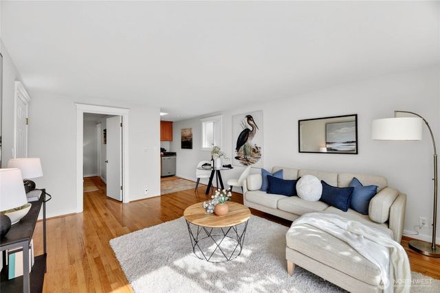 3039 61st Avenue SW, Seattle, WA 98116