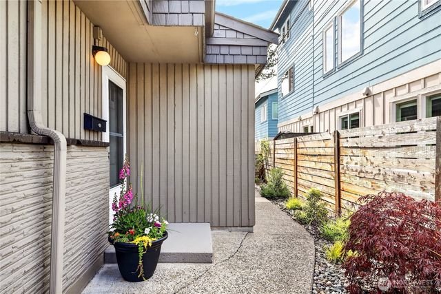 3039 61st Avenue SW, Seattle, WA 98116