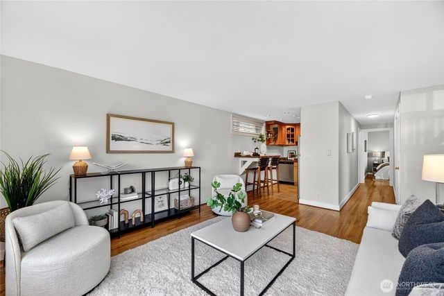 3039 61st Avenue SW, Seattle, WA 98116