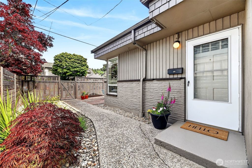 3039 61st Avenue SW, Seattle, WA 98116
