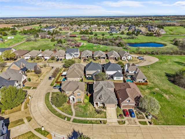 1705 Prestwick Lane, Ennis, TX 75119