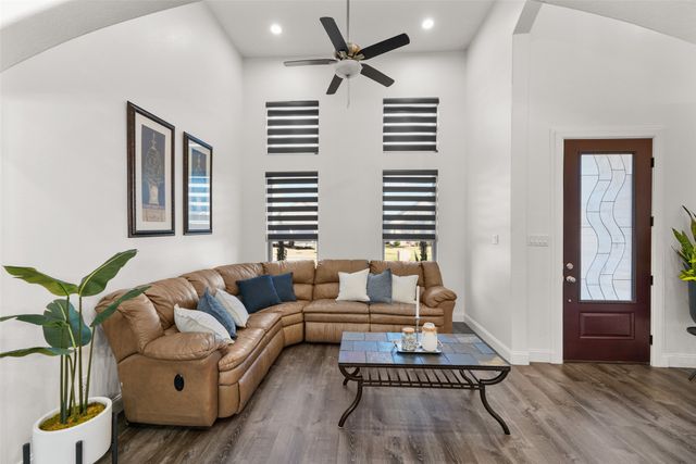 1705 Prestwick Lane, Ennis, TX 75119