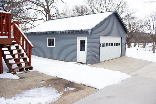 2145 E Preston Drive, Richland Center, WI 53581
