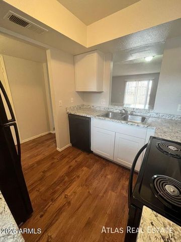 2820 E KATHLEEN Road, Phoenix, AZ 85032