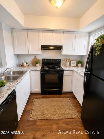 2820 E KATHLEEN Road, Phoenix, AZ 85032