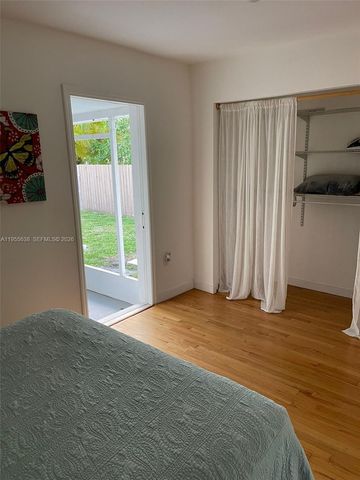 2375 NE 185th St, Miami, FL 33180