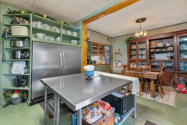 1016 N 29th STREET, Milwaukee, WI 53208
