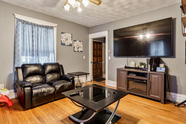 1121 Preston Street, Rockford, IL 61102