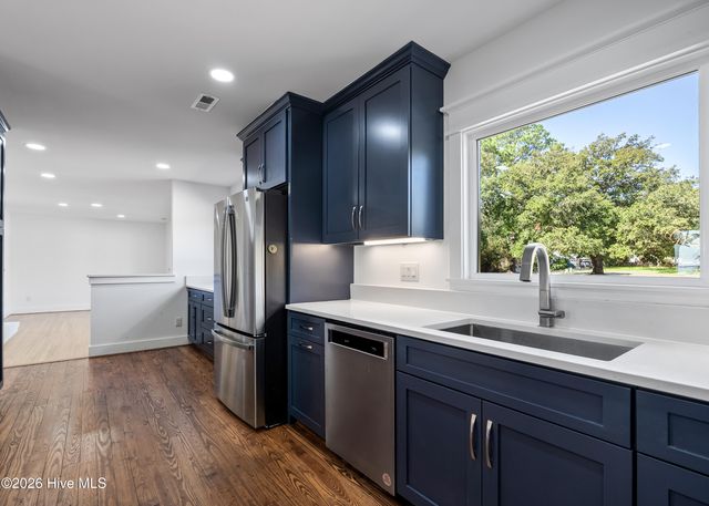 304 River Drive, Southport, NC 28461