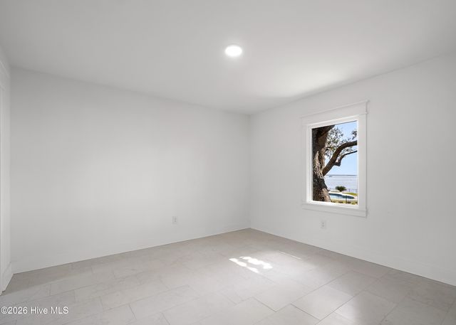 304 River Drive, Southport, NC 28461