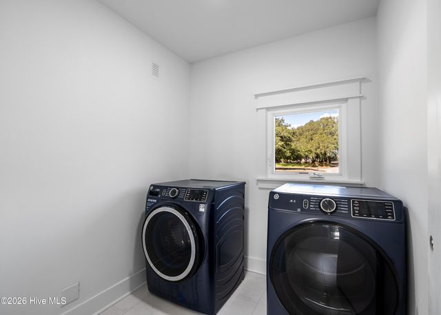 304 River Drive, Southport, NC 28461